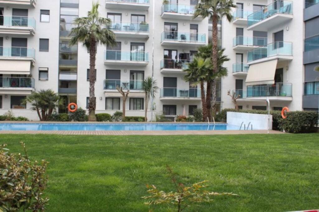 Apartamento Con Piscina Y Parking En Lloret De Marアパートメント エクステリア 写真